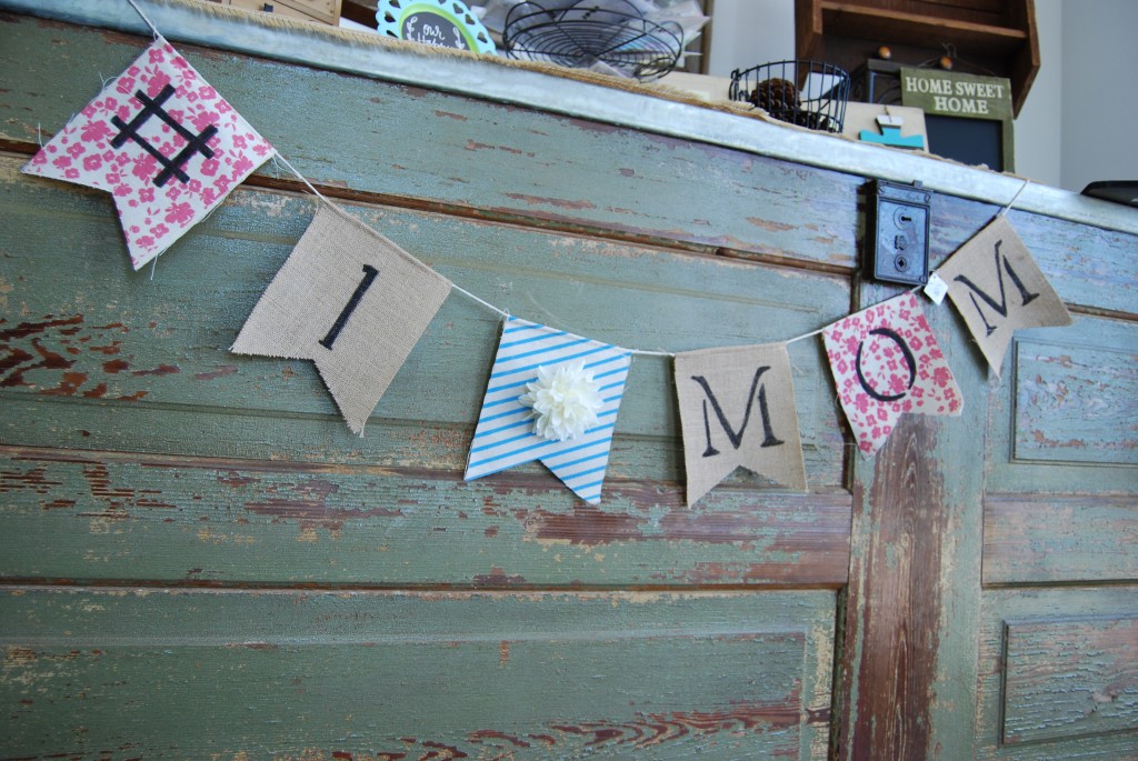 "#1 Mom Pennant Banner" $14.99